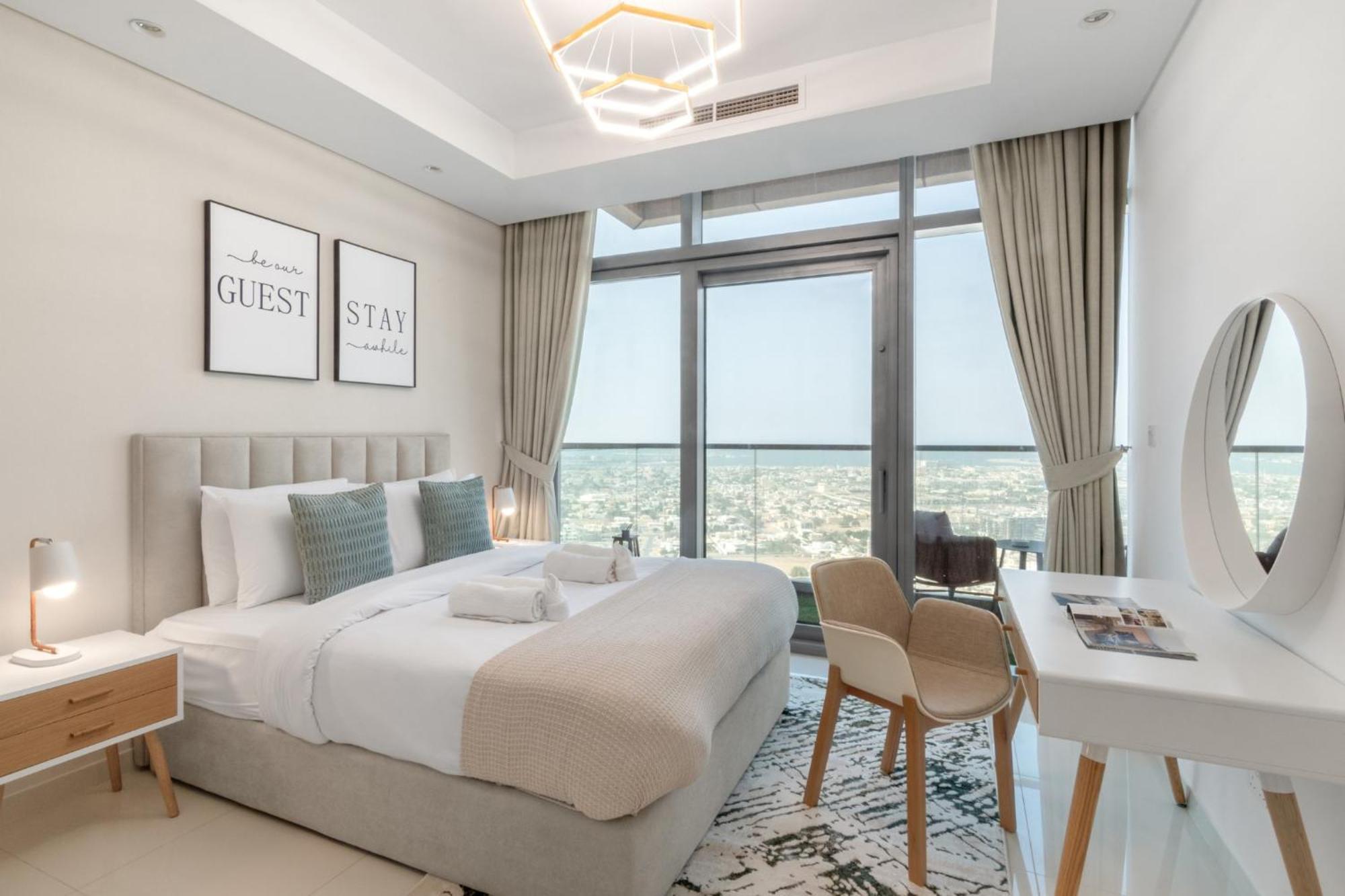 Highest Infinity Pool In Downtown Dubai Apartment Exterior photo