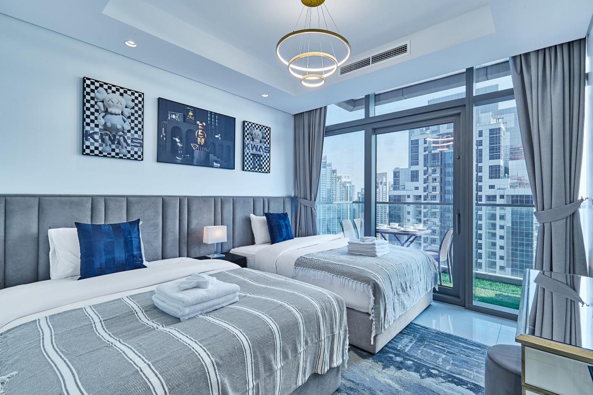 Highest Infinity Pool In Downtown Dubai Apartment Exterior photo