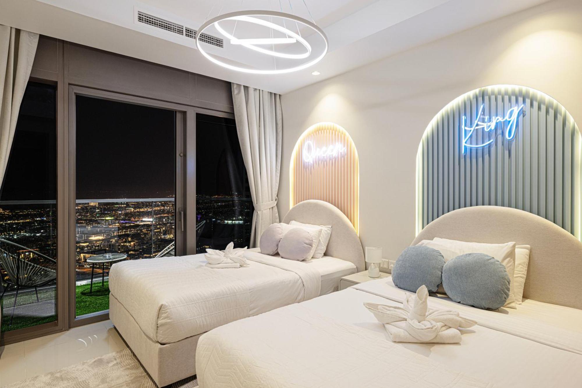Highest Infinity Pool In Downtown Dubai Apartment Exterior photo