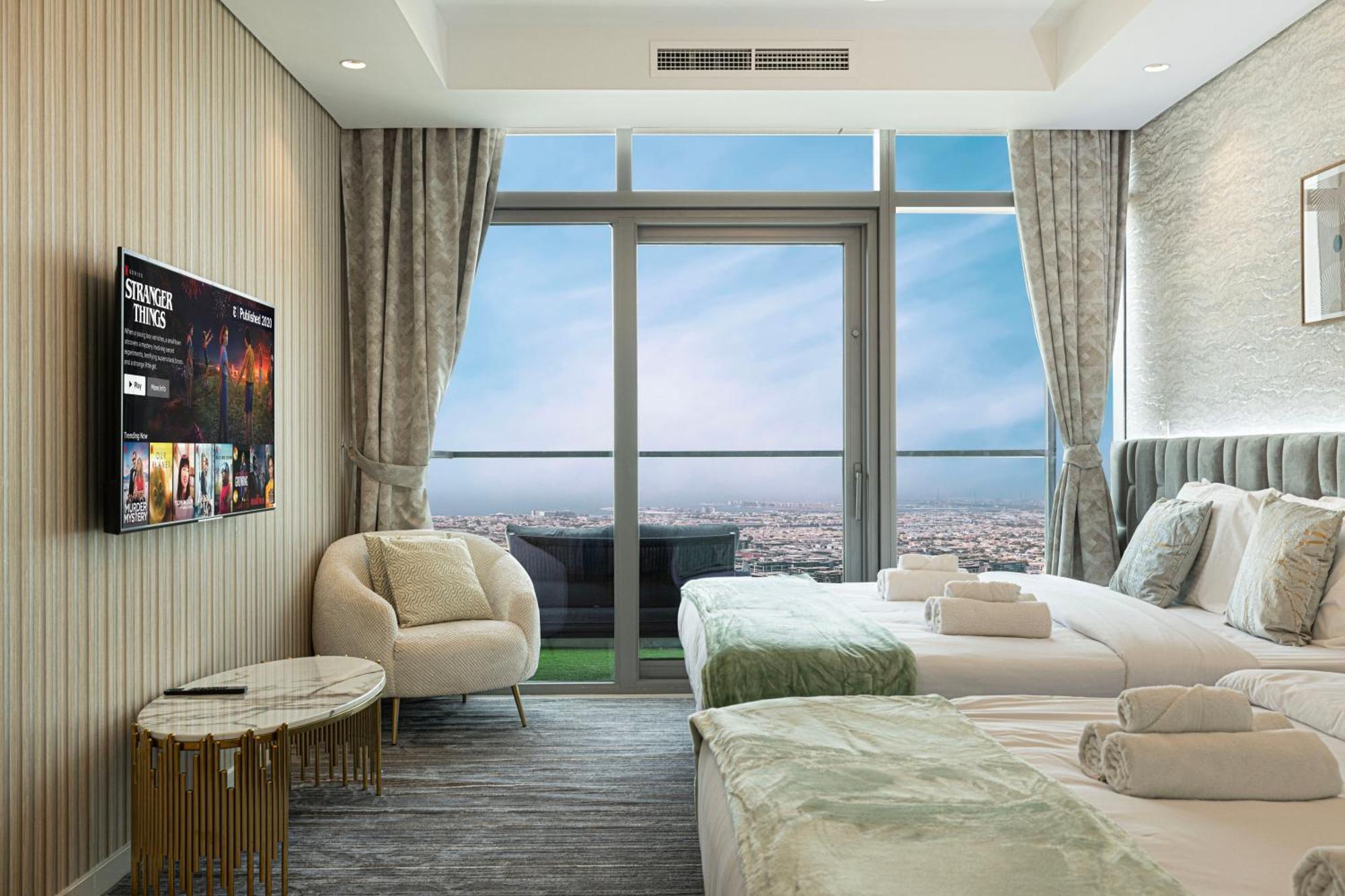 Highest Infinity Pool In Downtown Dubai Apartment Exterior photo