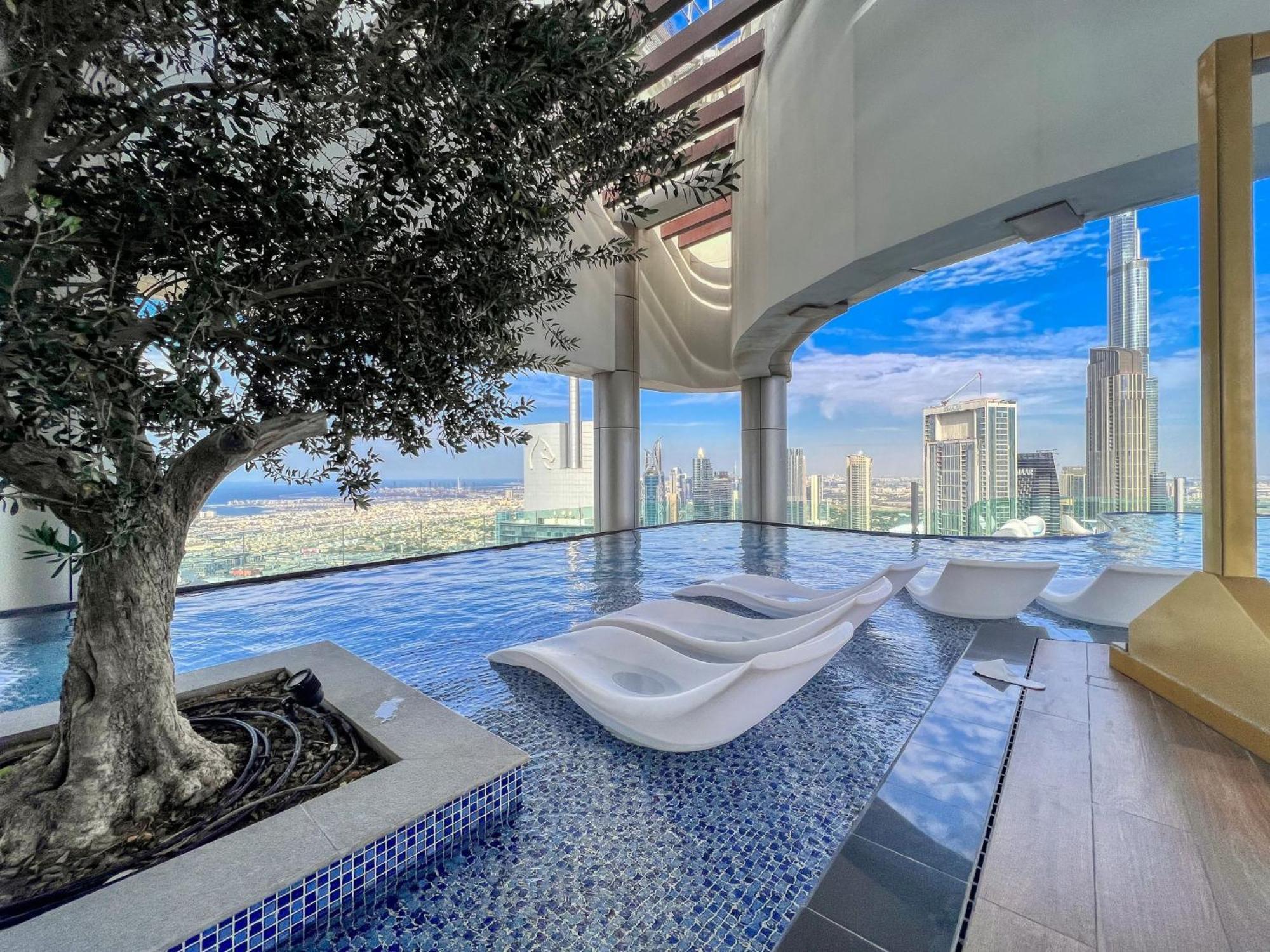 Highest Infinity Pool In Downtown Dubai Apartment Exterior photo
