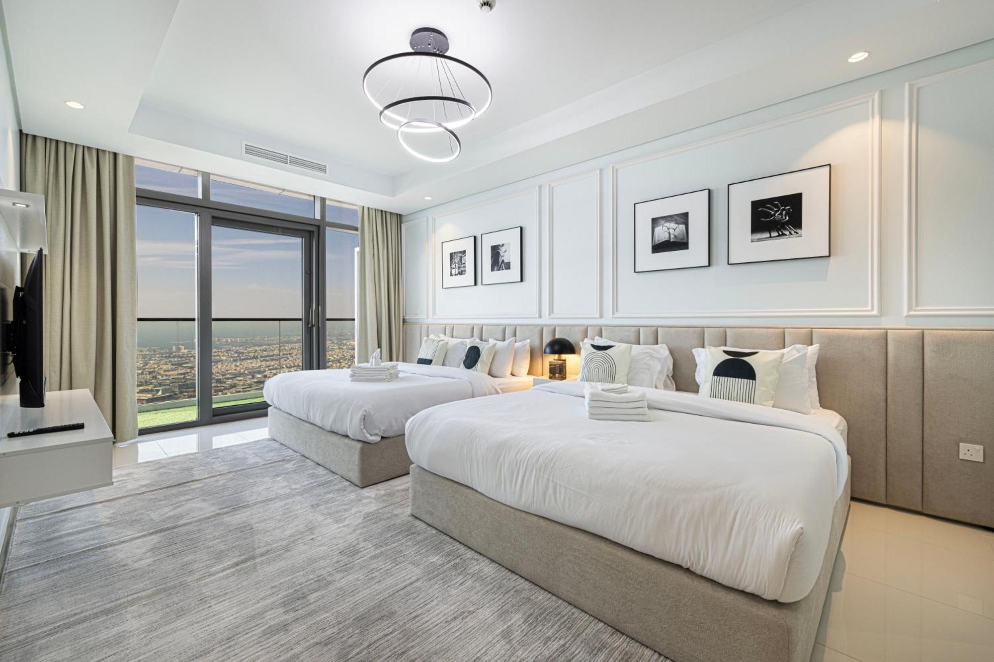 Highest Infinity Pool In Downtown Dubai Apartment Exterior photo